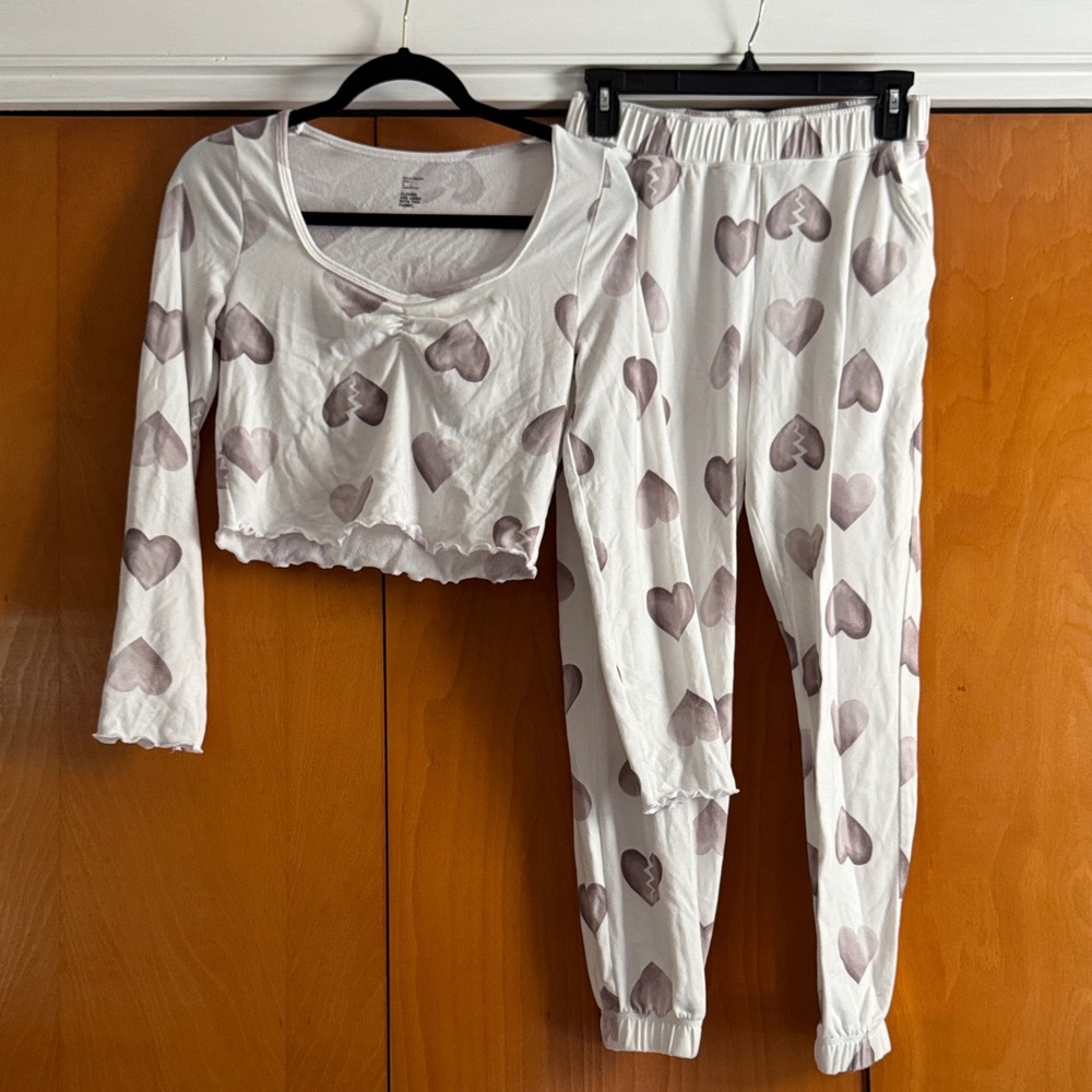 Gilly Hicks White and Gray Heart Pajama Set